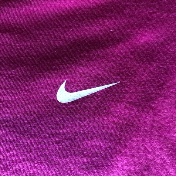 ๐ Wmns Nike V-Neck T-Shirt, Pink, Sz S - Picture 2 of 4